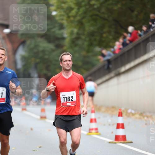 05.10.2025 - 20. swb-Marathon Bremen Michael Strokosch http://msf.ph/oto/9212081 05.10.2025 12:13:35 Laufen 21, 1162 meine-sportfotos.de