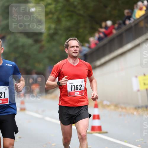05.10.2025 - 20. swb-Marathon Bremen Michael Strokosch http://msf.ph/oto/9212085 05.10.2025 12:13:36 Laufen 21, 1162 meine-sportfotos.de