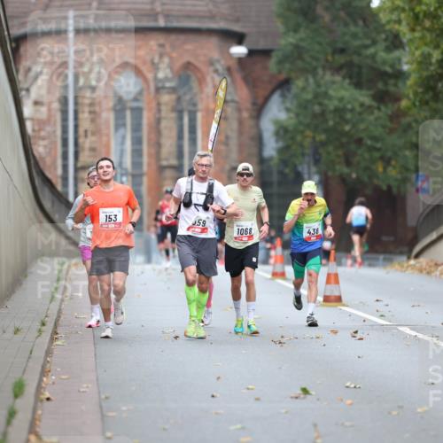 05.10.2025 - 20. swb-Marathon Bremen Michael Strokosch http://msf.ph/oto/9212089 05.10.2025 12:13:42 Laufen 153, 59, 1068, 438 meine-sportfotos.de
