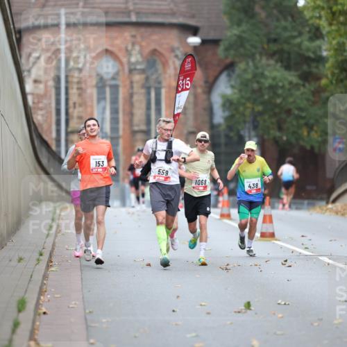 05.10.2025 - 20. swb-Marathon Bremen Michael Strokosch http://msf.ph/oto/9212090 05.10.2025 12:13:42 Laufen 153, 559, 315, 1068, 438 meine-sportfotos.de