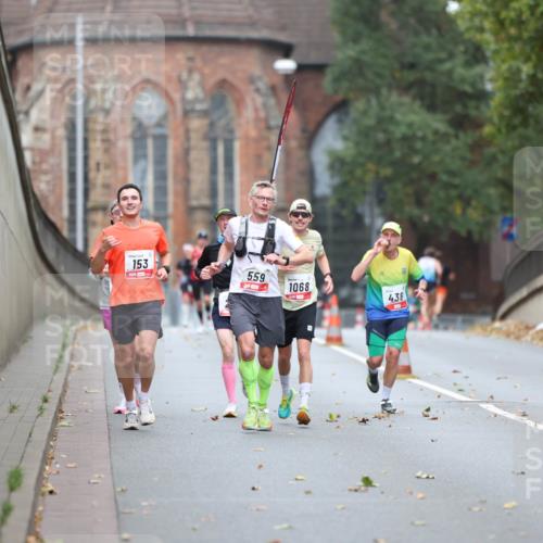 05.10.2025 - 20. swb-Marathon Bremen Michael Strokosch http://msf.ph/oto/9212092 05.10.2025 12:13:43 Laufen 153, 559, 1068, 438 meine-sportfotos.de