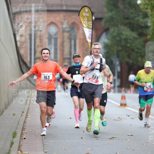 05.10.2025 - 20. swb-Marathon Bremen Michael Strokosch http://msf.ph/oto/9212100 05.10.2025 12:13:45 Laufen 3, 15, 153, 559, 4, 38 meine-sportfotos.de