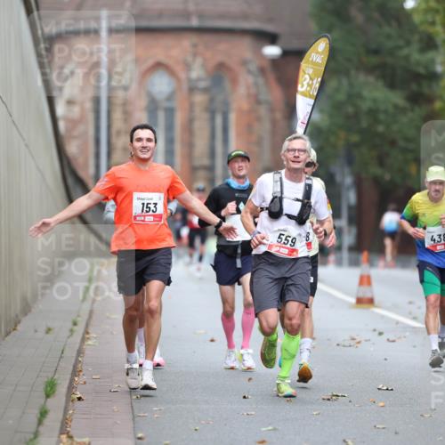 05.10.2025 - 20. swb-Marathon Bremen Michael Strokosch http://msf.ph/oto/9212101 05.10.2025 12:13:45 Laufen 3, 15, 153, 559, 19, 438 meine-sportfotos.de