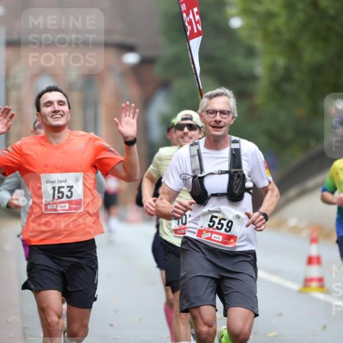 05.10.2025 - 20. swb-Marathon Bremen Michael Strokosch http://msf.ph/oto/9212111 05.10.2025 12:13:48 Laufen 3, 15, 153, 00042, 559, 438 meine-sportfotos.de
