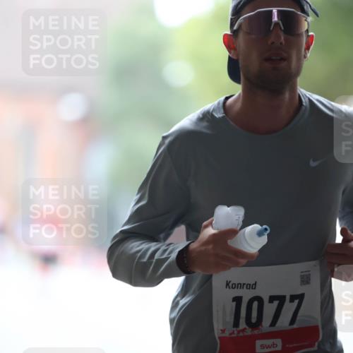 05.10.2025 - 20. swb-Marathon Bremen Michael Strokosch http://msf.ph/oto/9212124 05.10.2025 12:13:51 Laufen 1077 meine-sportfotos.de