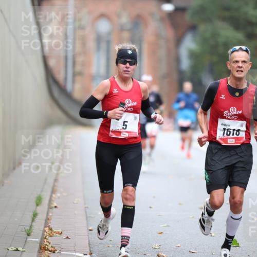 05.10.2025 - 20. swb-Marathon Bremen Michael Strokosch http://msf.ph/oto/9212143 05.10.2025 12:13:59 Laufen 5, 1616 meine-sportfotos.de