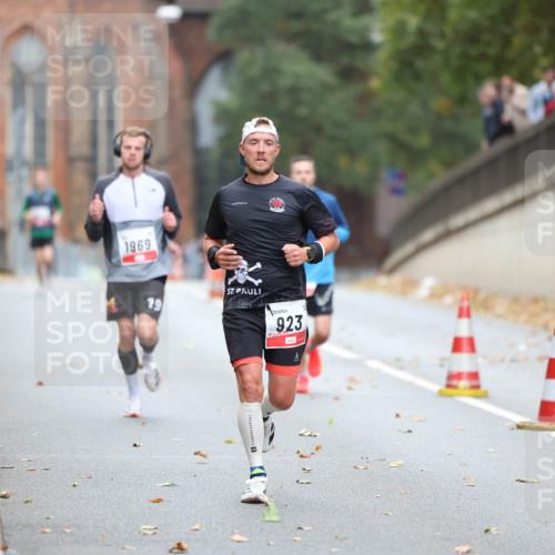05.10.2025 - 20. swb-Marathon Bremen Michael Strokosch http://msf.ph/oto/9212164 05.10.2025 12:14:03 Laufen 1969, 19, 923 meine-sportfotos.de