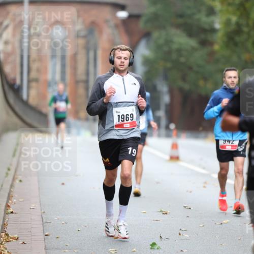 05.10.2025 - 20. swb-Marathon Bremen Michael Strokosch http://msf.ph/oto/9212170 05.10.2025 12:14:05 Laufen 1969, 19, 942, 923 meine-sportfotos.de