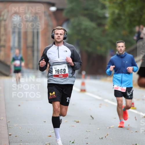 05.10.2025 - 20. swb-Marathon Bremen Michael Strokosch http://msf.ph/oto/9212172 05.10.2025 12:14:06 Laufen 1969, 19 meine-sportfotos.de