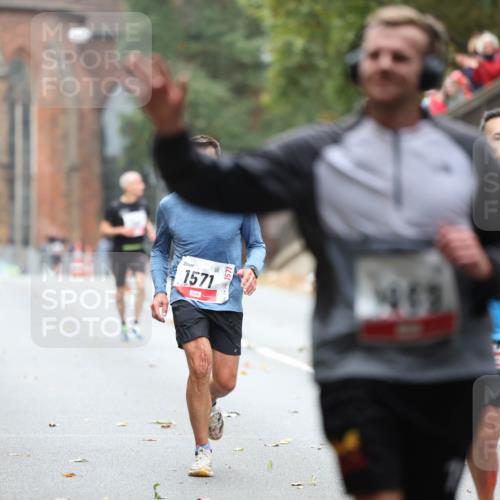 05.10.2025 - 20. swb-Marathon Bremen Michael Strokosch http://msf.ph/oto/9212178 05.10.2025 12:14:08 Laufen 1571 meine-sportfotos.de