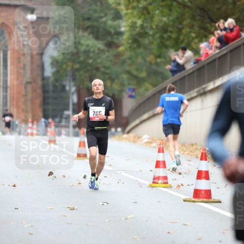 05.10.2025 - 20. swb-Marathon Bremen Michael Strokosch http://msf.ph/oto/9212185 05.10.2025 12:14:11 Laufen 1643, 765 meine-sportfotos.de