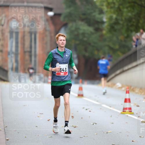 05.10.2025 - 20. swb-Marathon Bremen Michael Strokosch http://msf.ph/oto/9212196 05.10.2025 12:14:14 Laufen 643, 76 meine-sportfotos.de