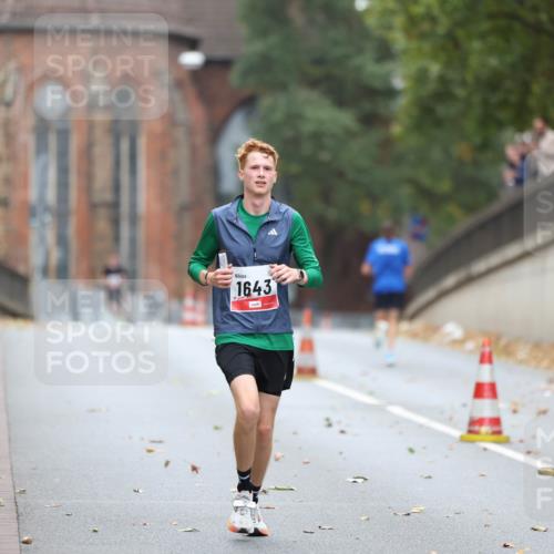 05.10.2025 - 20. swb-Marathon Bremen Michael Strokosch http://msf.ph/oto/9212197 05.10.2025 12:14:15 Laufen 1643 meine-sportfotos.de