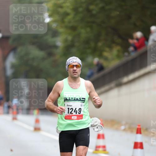 05.10.2025 - 20. swb-Marathon Bremen Michael Strokosch http://msf.ph/oto/9212205 05.10.2025 12:14:53 Laufen 1249 meine-sportfotos.de