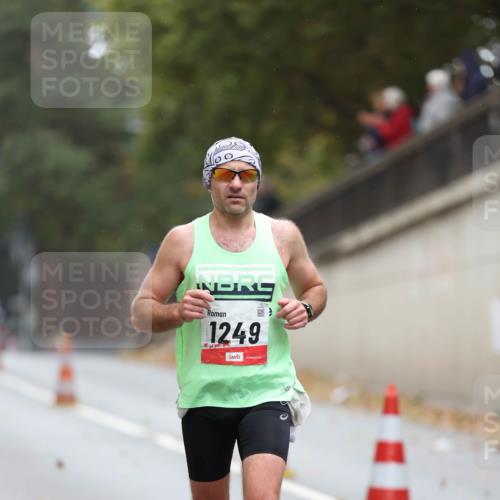 05.10.2025 - 20. swb-Marathon Bremen Michael Strokosch http://msf.ph/oto/9212207 05.10.2025 12:14:53 Laufen 0, 1249 meine-sportfotos.de