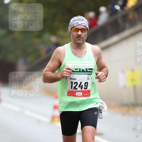 05.10.2025 - 20. swb-Marathon Bremen Michael Strokosch http://msf.ph/oto/9212210 05.10.2025 12:14:54 Laufen 1249 meine-sportfotos.de