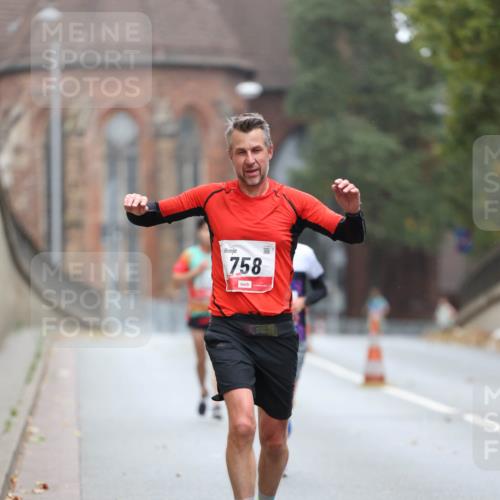 05.10.2025 - 20. swb-Marathon Bremen Michael Strokosch http://msf.ph/oto/9212226 05.10.2025 12:15:03 Laufen 758 meine-sportfotos.de