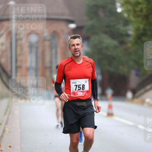 05.10.2025 - 20. swb-Marathon Bremen Michael Strokosch http://msf.ph/oto/9212227 05.10.2025 12:15:04 Laufen 758 meine-sportfotos.de