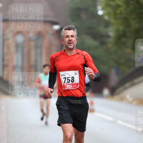 05.10.2025 - 20. swb-Marathon Bremen Michael Strokosch http://msf.ph/oto/9212229 05.10.2025 12:15:04 Laufen 758 meine-sportfotos.de
