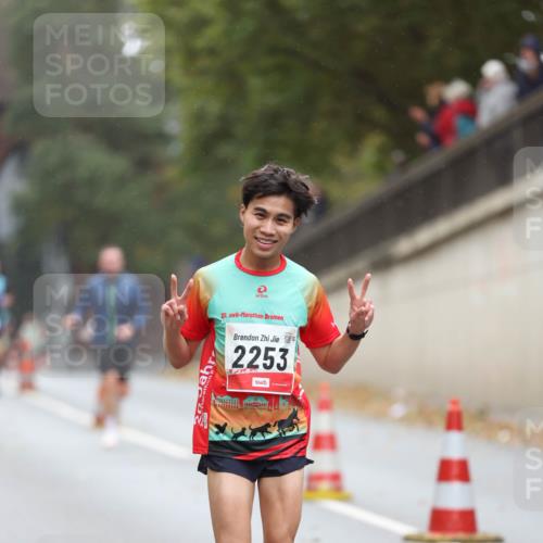 05.10.2025 - 20. swb-Marathon Bremen Michael Strokosch http://msf.ph/oto/9212241 05.10.2025 12:15:10 Laufen 20, 2253, 1 meine-sportfotos.de