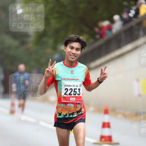 05.10.2025 - 20. swb-Marathon Bremen Michael Strokosch http://msf.ph/oto/9212243 05.10.2025 12:15:10 Laufen 20, 2253 meine-sportfotos.de