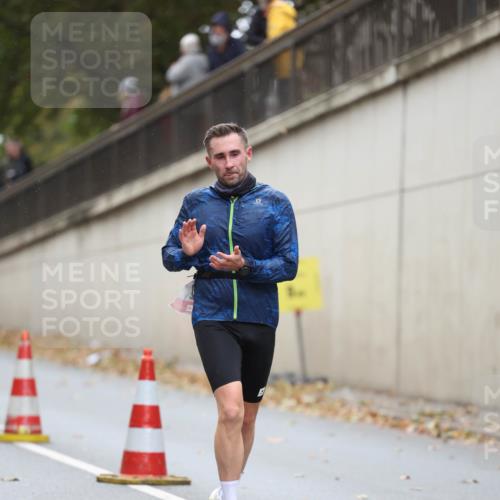 05.10.2025 - 20. swb-Marathon Bremen Michael Strokosch http://msf.ph/oto/9212248 05.10.2025 12:15:16 Laufen  meine-sportfotos.de