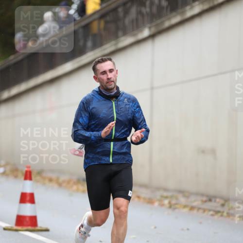 05.10.2025 - 20. swb-Marathon Bremen Michael Strokosch http://msf.ph/oto/9212250 05.10.2025 12:15:16 Laufen  meine-sportfotos.de