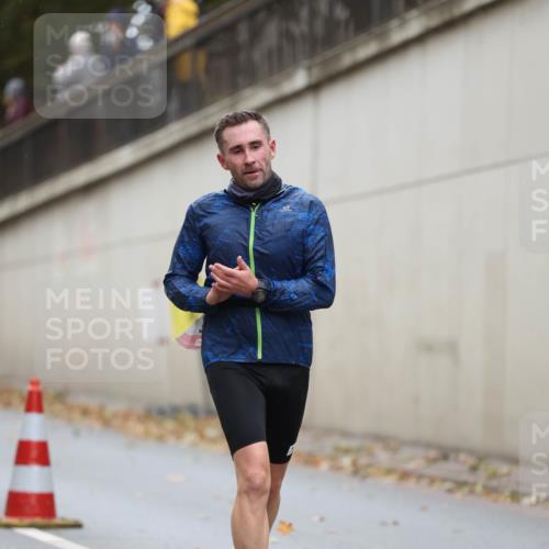 05.10.2025 - 20. swb-Marathon Bremen Michael Strokosch http://msf.ph/oto/9212251 05.10.2025 12:15:16 Laufen  meine-sportfotos.de