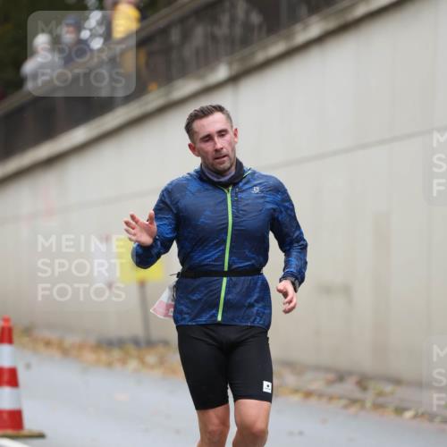 05.10.2025 - 20. swb-Marathon Bremen Michael Strokosch http://msf.ph/oto/9212252 05.10.2025 12:15:17 Laufen  meine-sportfotos.de