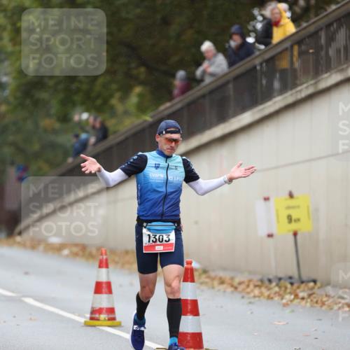 05.10.2025 - 20. swb-Marathon Bremen Michael Strokosch http://msf.ph/oto/9212258 05.10.2025 12:15:20 Laufen 19, 1303 meine-sportfotos.de