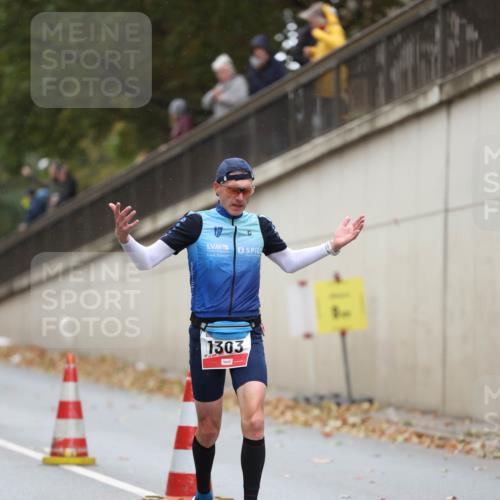 05.10.2025 - 20. swb-Marathon Bremen Michael Strokosch http://msf.ph/oto/9212260 05.10.2025 12:15:20 Laufen 1303 meine-sportfotos.de