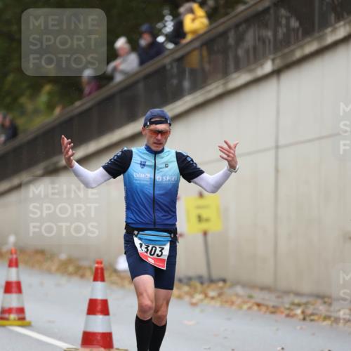 05.10.2025 - 20. swb-Marathon Bremen Michael Strokosch http://msf.ph/oto/9212261 05.10.2025 12:15:21 Laufen 303 meine-sportfotos.de