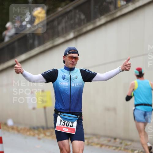 05.10.2025 - 20. swb-Marathon Bremen Michael Strokosch http://msf.ph/oto/9212264 05.10.2025 12:15:21 Laufen 1303 meine-sportfotos.de