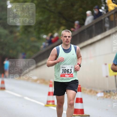 05.10.2025 - 20. swb-Marathon Bremen Michael Strokosch http://msf.ph/oto/9212276 05.10.2025 12:15:38 Laufen 1063 meine-sportfotos.de