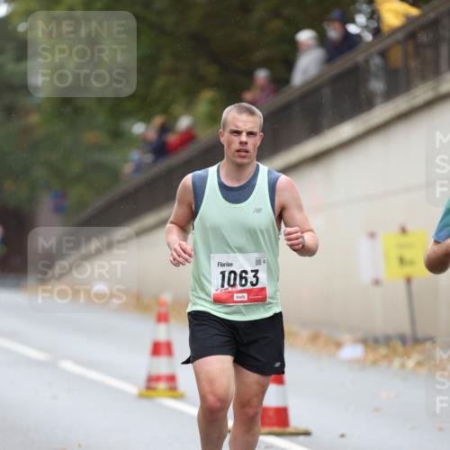 05.10.2025 - 20. swb-Marathon Bremen Michael Strokosch http://msf.ph/oto/9212277 05.10.2025 12:15:38 Laufen 1063 meine-sportfotos.de