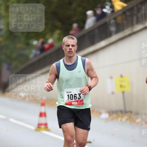 05.10.2025 - 20. swb-Marathon Bremen Michael Strokosch http://msf.ph/oto/9212278 05.10.2025 12:15:38 Laufen 1063 meine-sportfotos.de