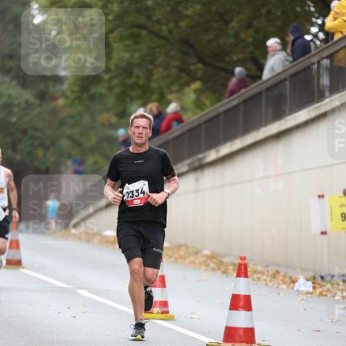 05.10.2025 - 20. swb-Marathon Bremen Michael Strokosch http://msf.ph/oto/9212282 05.10.2025 12:15:45 Laufen 2334, 226, 9 meine-sportfotos.de