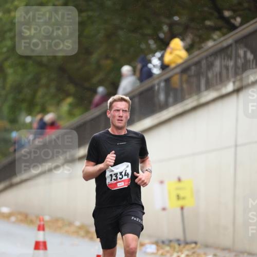 05.10.2025 - 20. swb-Marathon Bremen Michael Strokosch http://msf.ph/oto/9212288 05.10.2025 12:15:47 Laufen 1334, 226 meine-sportfotos.de