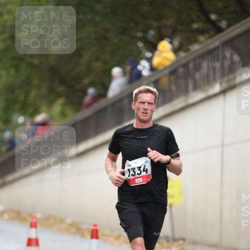 05.10.2025 - 20. swb-Marathon Bremen Michael Strokosch http://msf.ph/oto/9212290 05.10.2025 12:15:47 Laufen 13, 1334, 2 meine-sportfotos.de