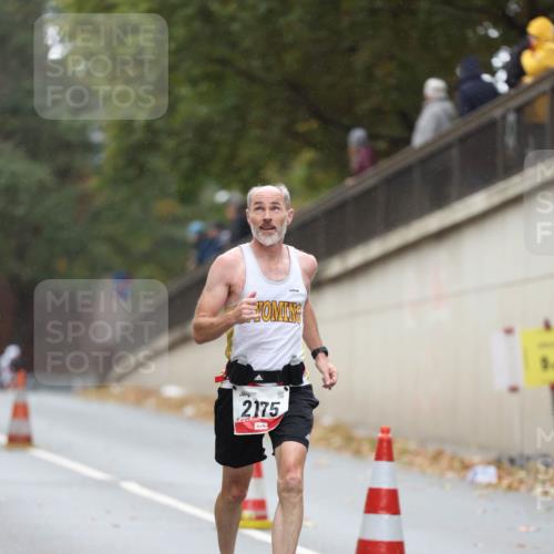 05.10.2025 - 20. swb-Marathon Bremen Michael Strokosch http://msf.ph/oto/9212294 05.10.2025 12:15:50 Laufen 2175 meine-sportfotos.de