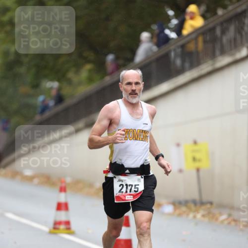 05.10.2025 - 20. swb-Marathon Bremen Michael Strokosch http://msf.ph/oto/9212297 05.10.2025 12:15:51 Laufen 2175 meine-sportfotos.de