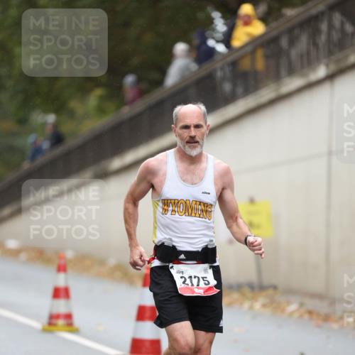 05.10.2025 - 20. swb-Marathon Bremen Michael Strokosch http://msf.ph/oto/9212298 05.10.2025 12:15:51 Laufen 2175 meine-sportfotos.de