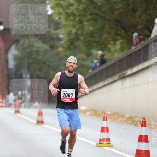 05.10.2025 - 20. swb-Marathon Bremen Michael Strokosch http://msf.ph/oto/9212301 05.10.2025 12:15:53 Laufen 1687 meine-sportfotos.de