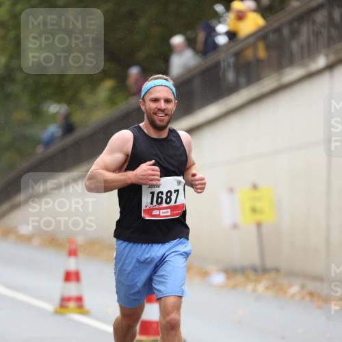 05.10.2025 - 20. swb-Marathon Bremen Michael Strokosch http://msf.ph/oto/9212307 05.10.2025 12:15:55 Laufen 1687, 251 meine-sportfotos.de