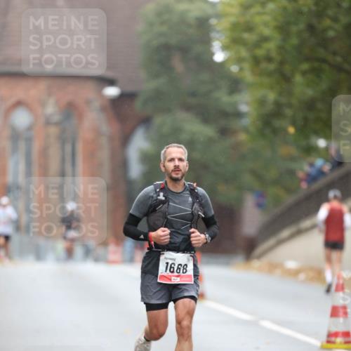 05.10.2025 - 20. swb-Marathon Bremen Michael Strokosch http://msf.ph/oto/9212310 05.10.2025 12:16:05 Laufen 1668 meine-sportfotos.de