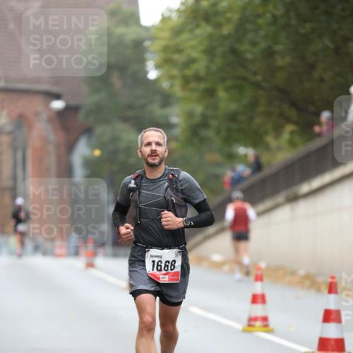 05.10.2025 - 20. swb-Marathon Bremen Michael Strokosch http://msf.ph/oto/9212312 05.10.2025 12:16:06 Laufen 1668 meine-sportfotos.de
