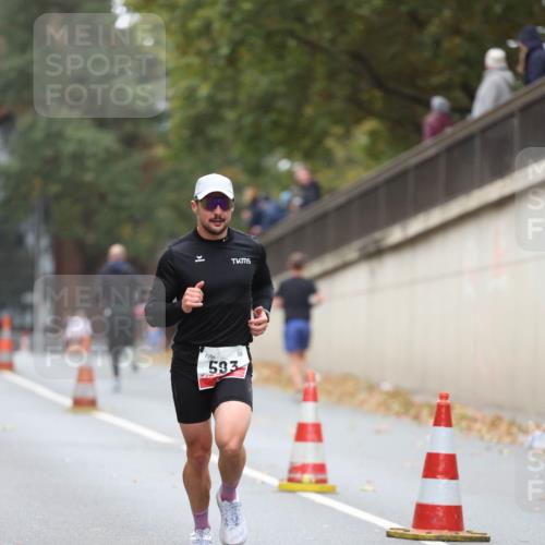 05.10.2025 - 20. swb-Marathon Bremen Michael Strokosch http://msf.ph/oto/9212321 05.10.2025 12:16:20 Laufen 593 meine-sportfotos.de