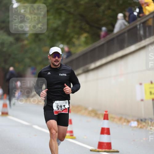 05.10.2025 - 20. swb-Marathon Bremen Michael Strokosch http://msf.ph/oto/9212323 05.10.2025 12:16:20 Laufen 593 meine-sportfotos.de