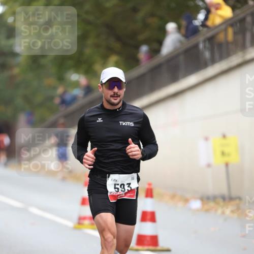 05.10.2025 - 20. swb-Marathon Bremen Michael Strokosch http://msf.ph/oto/9212326 05.10.2025 12:16:21 Laufen 593 meine-sportfotos.de