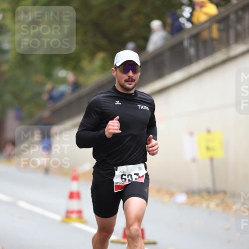 05.10.2025 - 20. swb-Marathon Bremen Michael Strokosch http://msf.ph/oto/9212327 05.10.2025 12:16:21 Laufen 583 meine-sportfotos.de